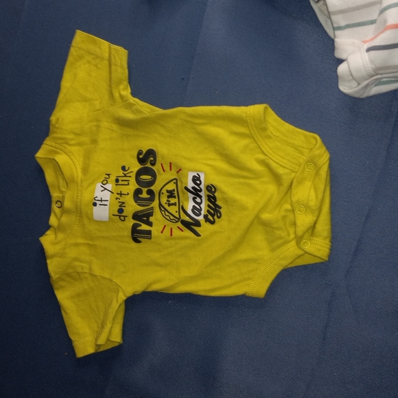 6 bodysuits - Picture 2 of 7